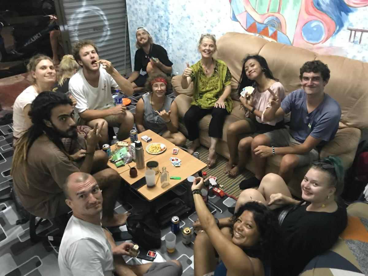 B&L Islanders Inn ジョージタウン エクステリア 写真
